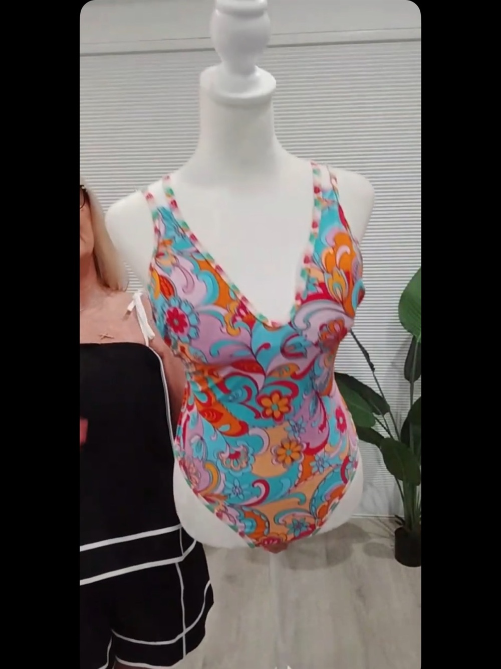 Cupshe Multicolor Floral Retro One-Piece Swimsuit